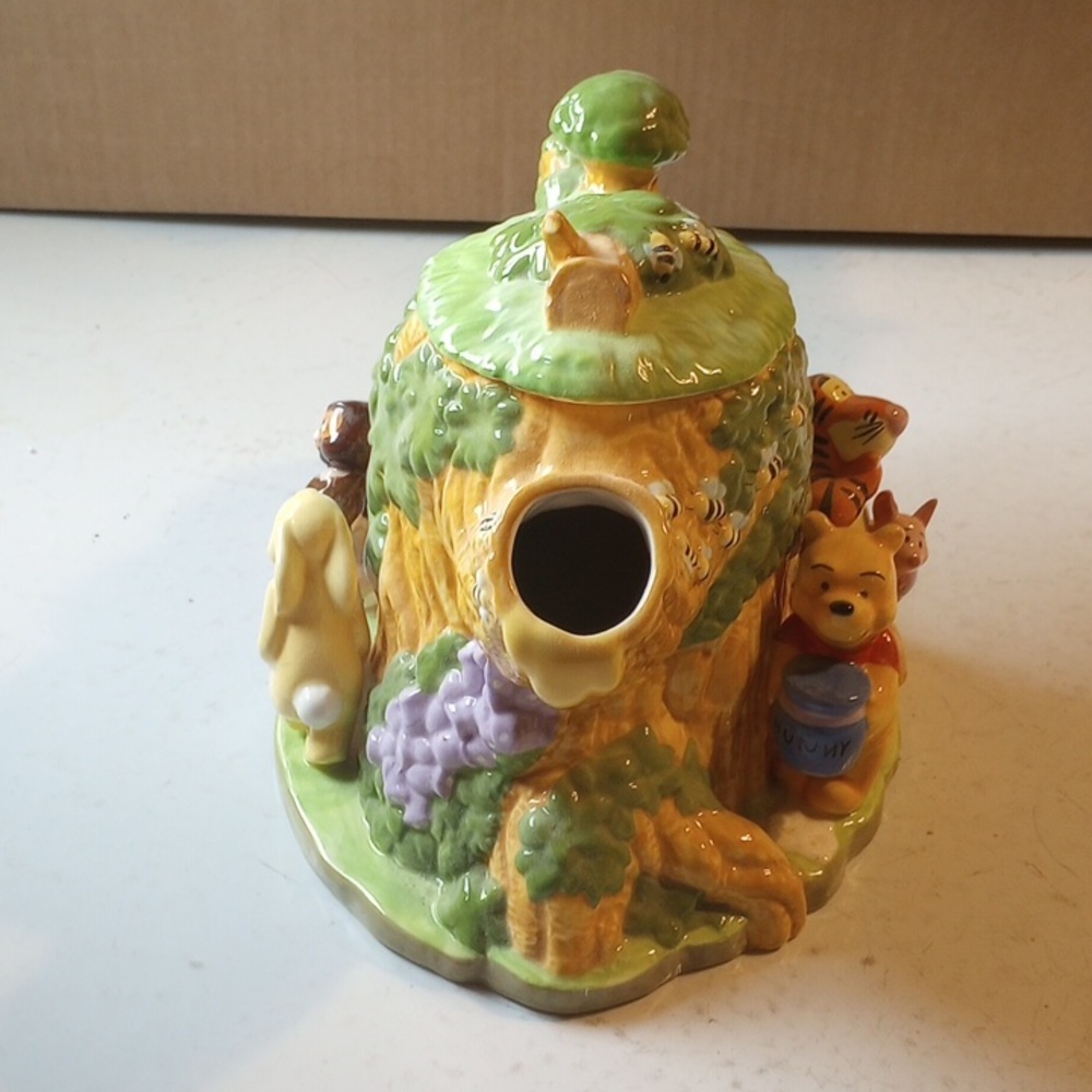 NWT Vintage Ceramic Disney Teapot & Lid.  Pooh Tigger Piglet Eeyore Owl Rabbit - Picture 3 of 11